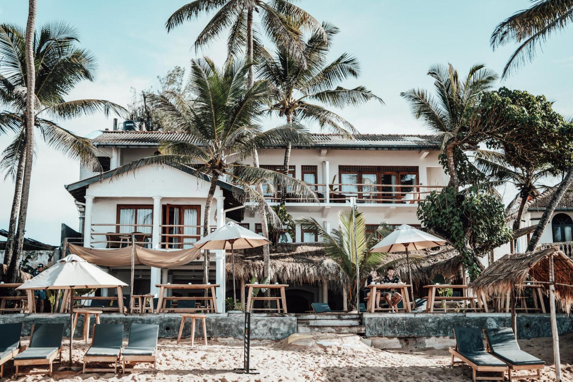 Amaroo Hikkaduwa Hotel Exterior photo