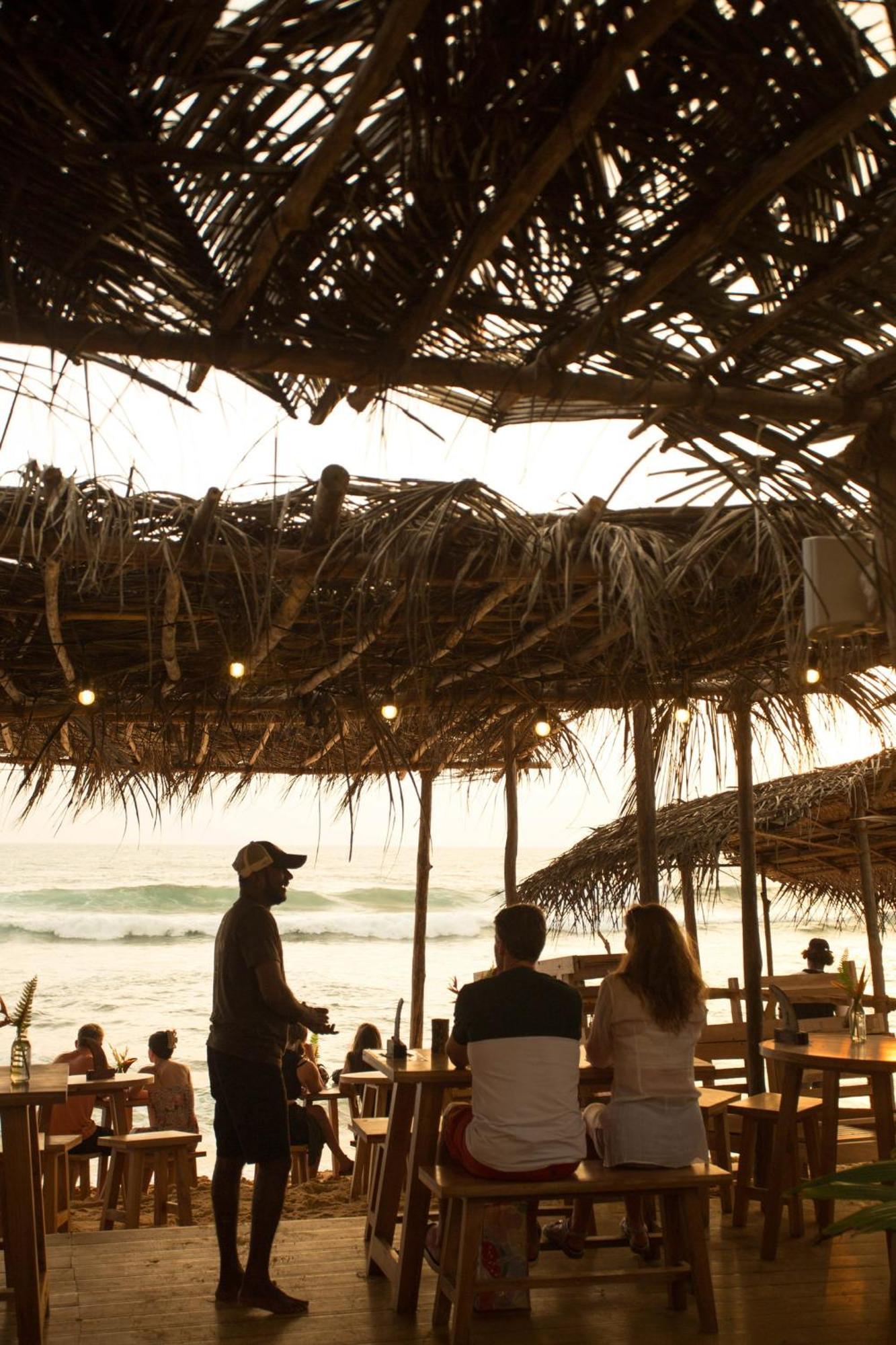 Amaroo Hikkaduwa Hotel Exterior photo